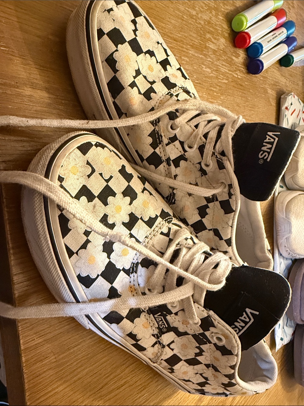 Vans Black & White Checkerboard Daisy Low-Top Sneakers (FIT SMALL)